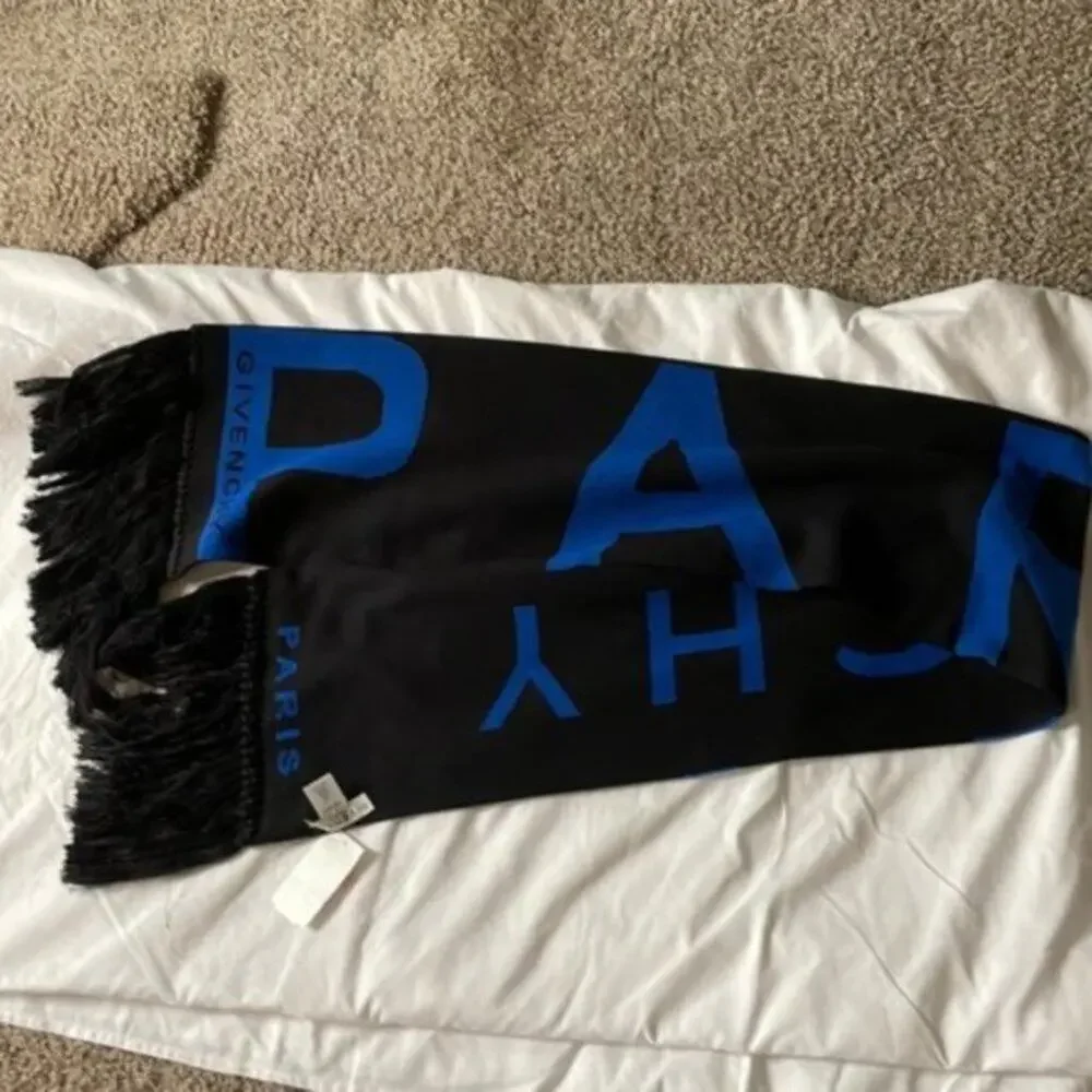 Givenchy Logo Fringe Trim Cotton Football Scarf black with blue lettering - Picture 2 of 9